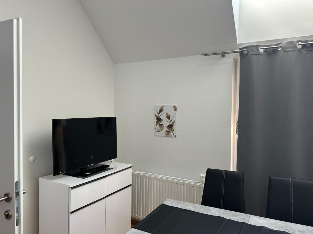 Paky Appartements 00323 Bruck an der Leitha Exterior photo